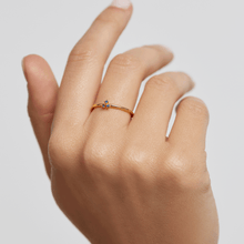 Load image into Gallery viewer, Daisy Gold Ring
