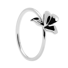 Load image into Gallery viewer, Narcise Silver Ring
