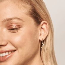 Load image into Gallery viewer, Letter T earrings
