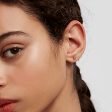 Load image into Gallery viewer, Daisy Gold Earrings
