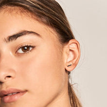 Load image into Gallery viewer, Black Kira silver earrings
