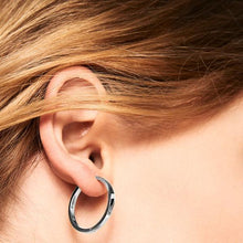 Load image into Gallery viewer, Grand Malai silver earrings
