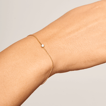 Load image into Gallery viewer, White Solitary Bracelet Gold
